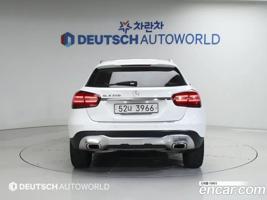 Mercedes-Benz GLA-Class 2018 2.0 автомат (гидро), фото 5