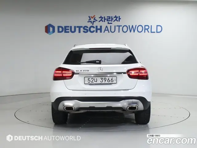 Mercedes-Benz GLA-Class 2018 2.0 автомат (гидро), миниатюра 5