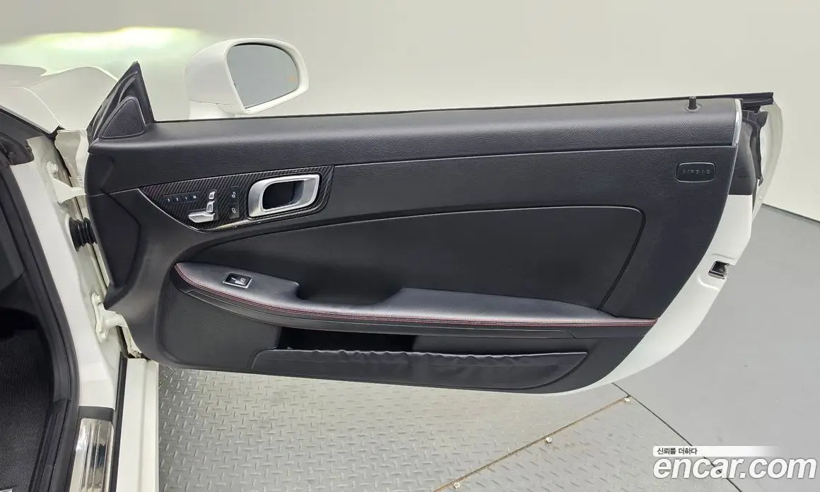 Mercedes-Benz SLC-Class 2017 2.0 автомат (гидро), фото 14 Mercedes-Benz SLC-Class 2017 2.0 автомат (гидро), фото 14