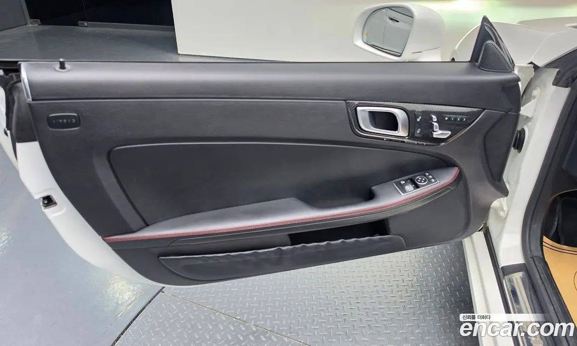 Mercedes-Benz SLC-Class 2017 2.0 автомат (гидро), фото 15 Mercedes-Benz SLC-Class 2017 2.0 автомат (гидро), фото 15