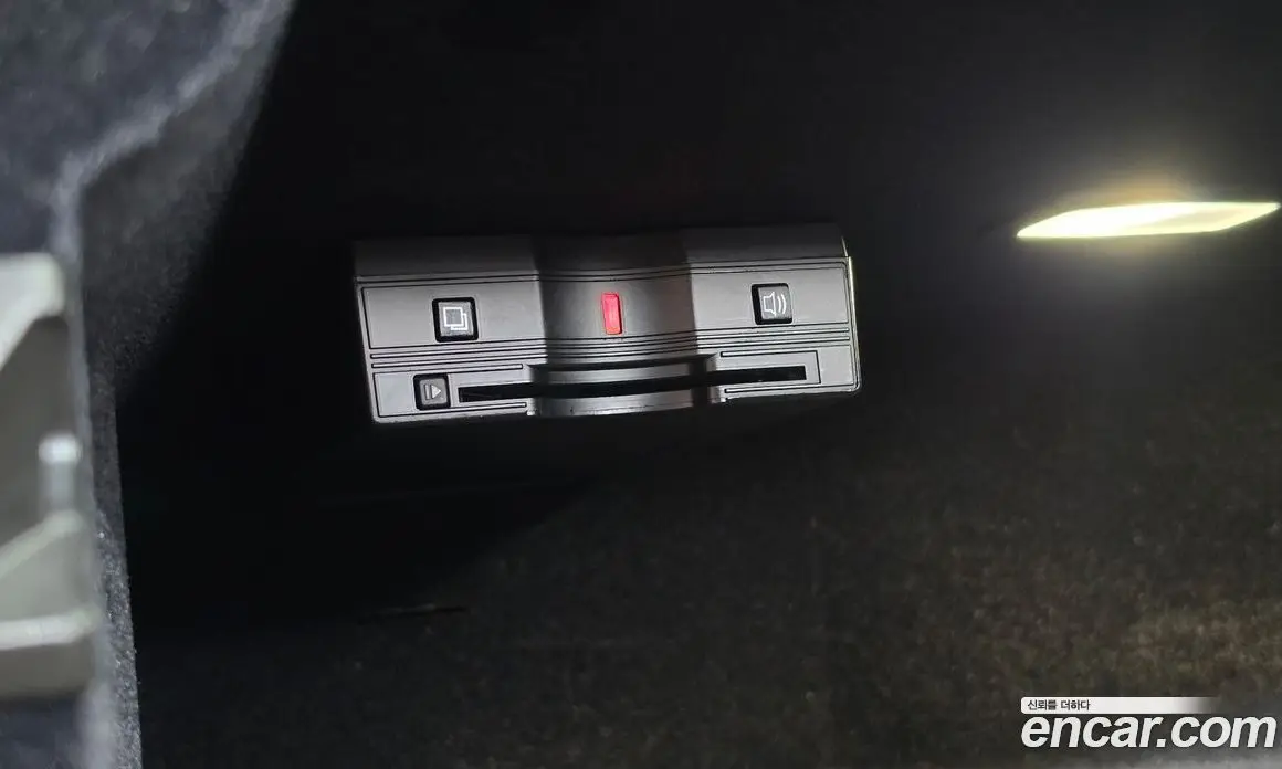 Mercedes-Benz SLC-Class 2017 2.0 автомат (гидро), фото 29 Mercedes-Benz SLC-Class 2017 2.0 автомат (гидро), фото 29