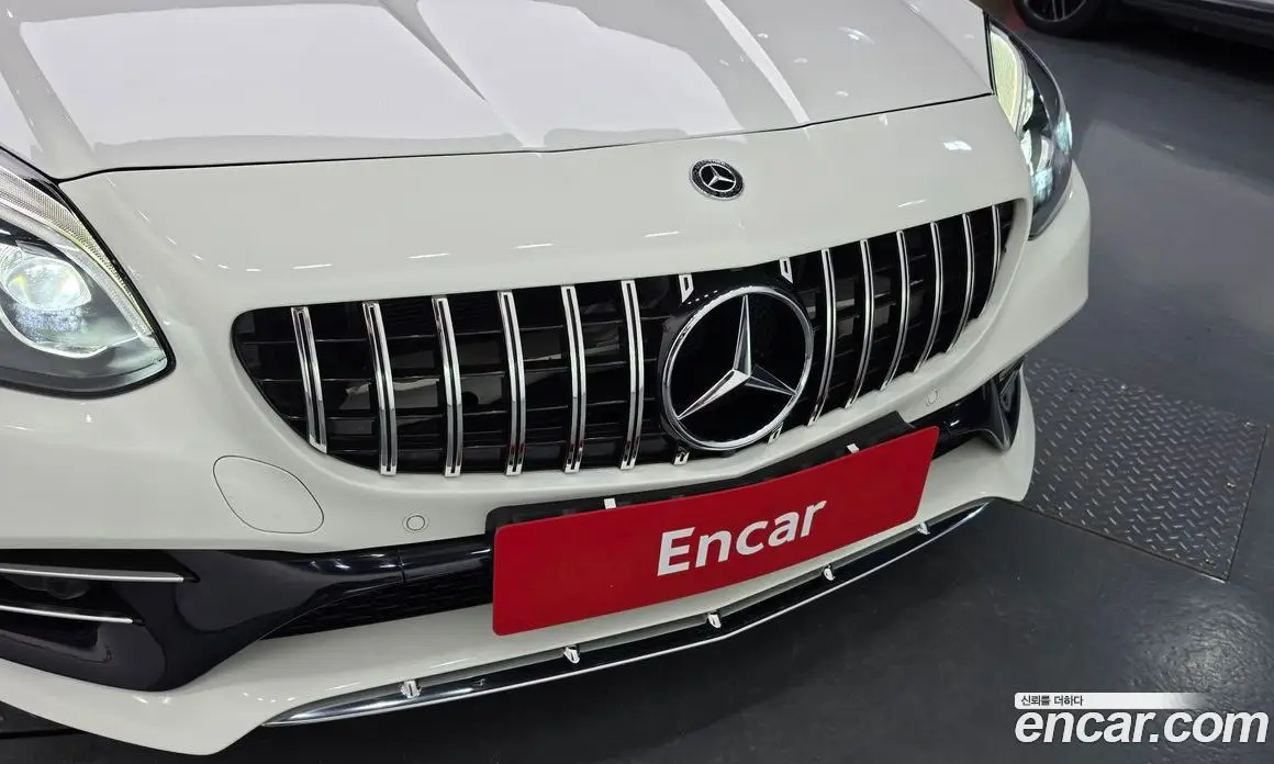 Mercedes-Benz SLC-Class 2017 2.0 автомат (гидро), фото 30 Mercedes-Benz SLC-Class 2017 2.0 автомат (гидро), фото 30