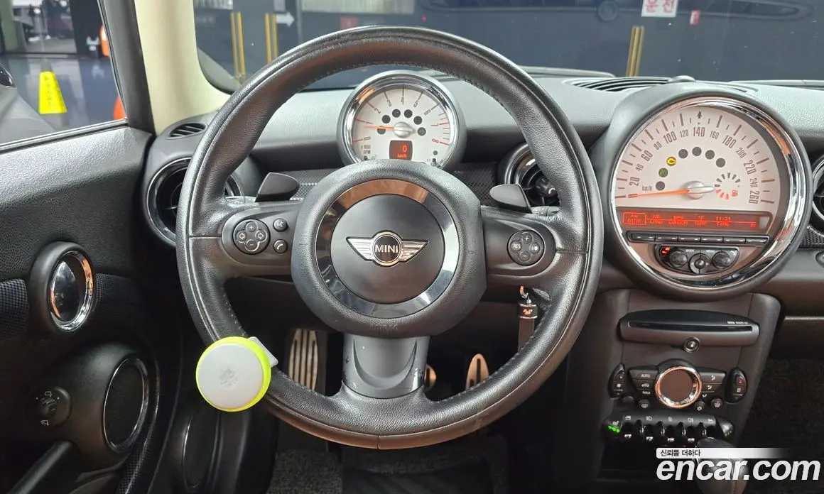Mini Cooper 2011 1.6 автомат (гидро), фото 13 Mini Cooper 2011 1.6 автомат (гидро), фото 13
