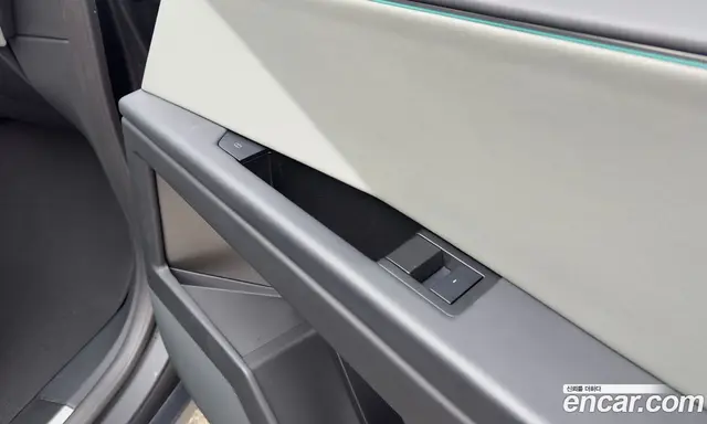 Tesla Cybertruck 2024 0.1 автомат (гидро), миниатюра 11 Tesla Cybertruck 2024 0.1 автомат (гидро), миниатюра 11