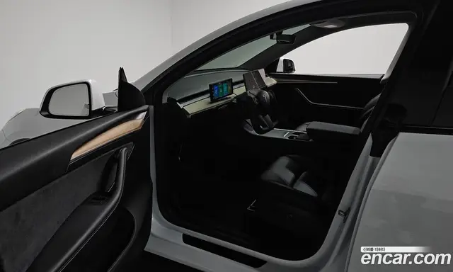 Tesla Model Y 2023 0.2 автомат (гидро), миниатюра 12