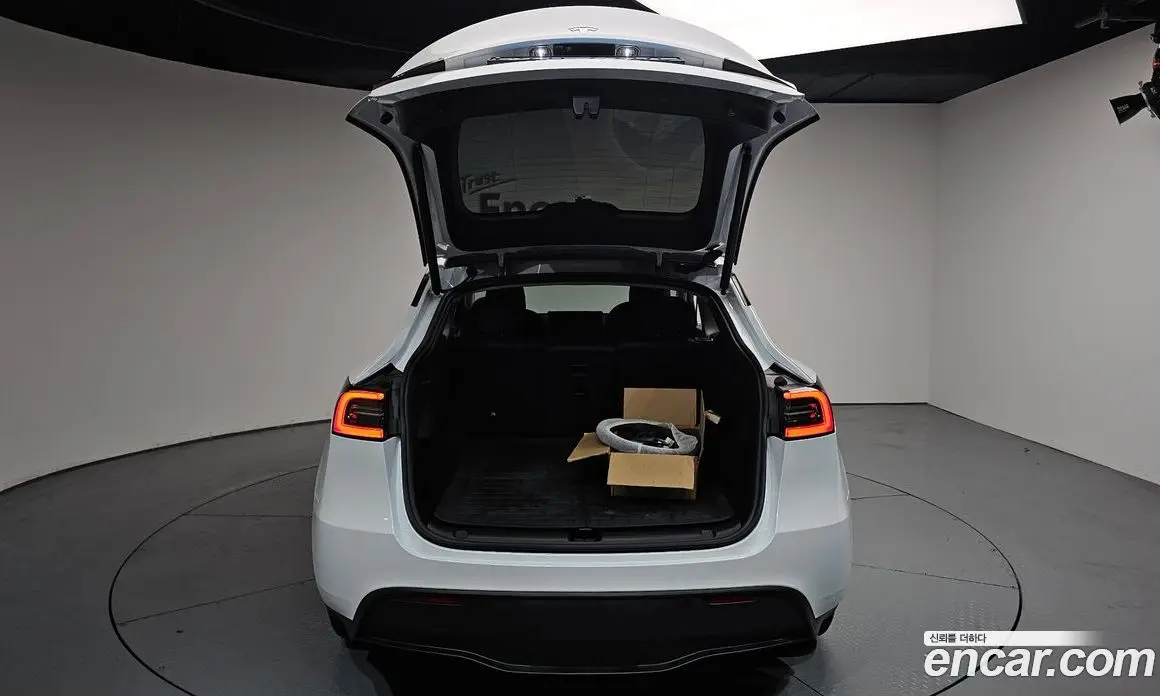 Tesla Model Y 2023 0.2 автомат (гидро), фото 30 Tesla Model Y 2023 0.2 автомат (гидро), фото 30
