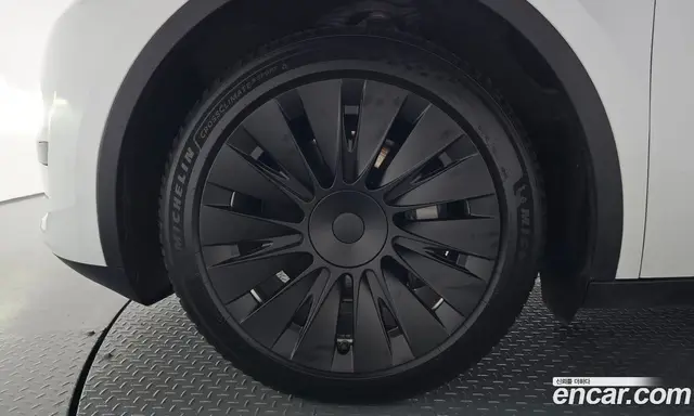 Tesla Model Y 2023 0.2 автомат (гидро), миниатюра 4 Tesla Model Y 2023 0.2 автомат (гидро), миниатюра 4