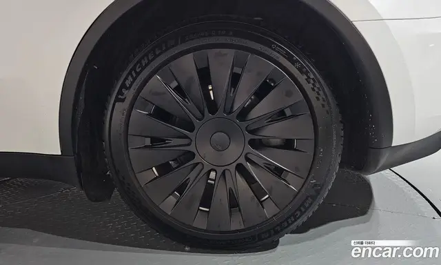 Tesla Model Y 2023 0.2 автомат (гидро), миниатюра 6 Tesla Model Y 2023 0.2 автомат (гидро), миниатюра 6