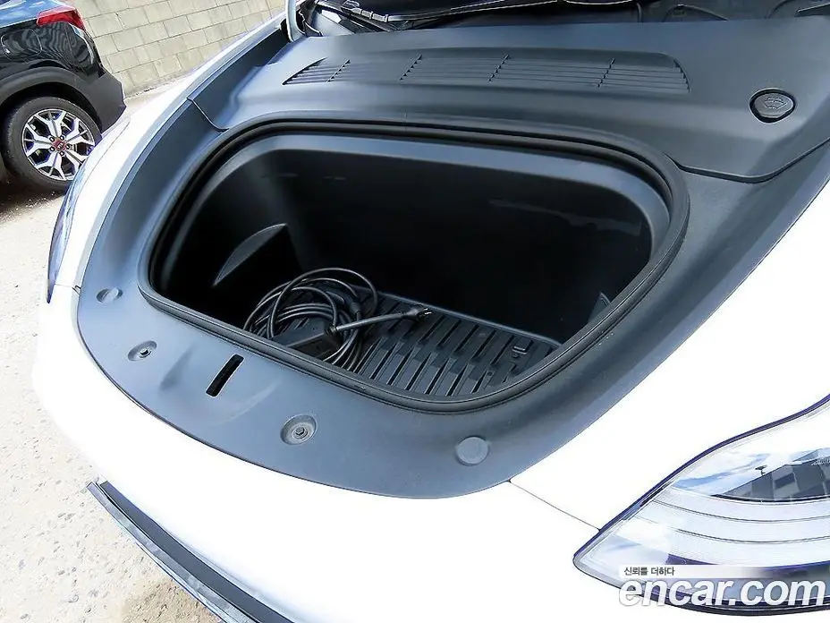 Tesla Model Y 2024 автомат (гидро), фото 19 Tesla Model Y 2024 автомат (гидро), фото 19