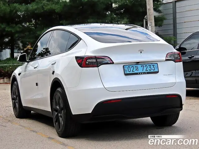 Tesla Model Y 2024 автомат (гидро), миниатюра 3 Tesla Model Y 2024 автомат (гидро), миниатюра 3