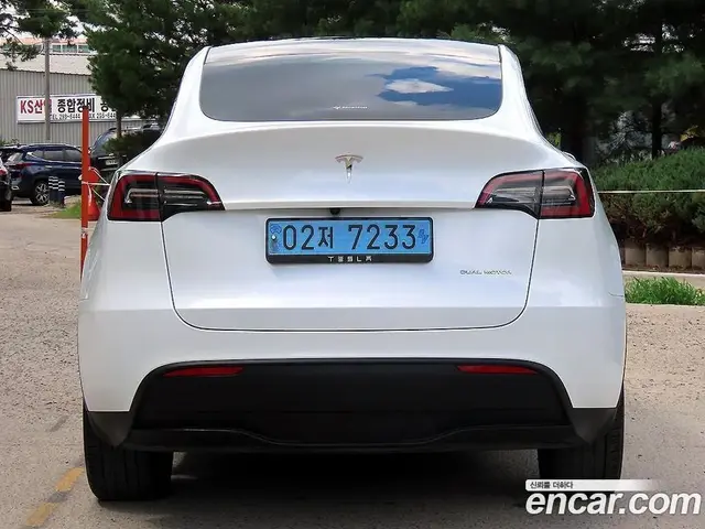 Tesla Model Y 2024 автомат (гидро), миниатюра 4 Tesla Model Y 2024 автомат (гидро), миниатюра 4
