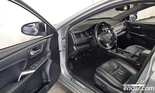 Toyota Camry 2016 2.5 автомат (гидро), миниатюра 10 Toyota Camry 2016 2.5 автомат (гидро), миниатюра 10