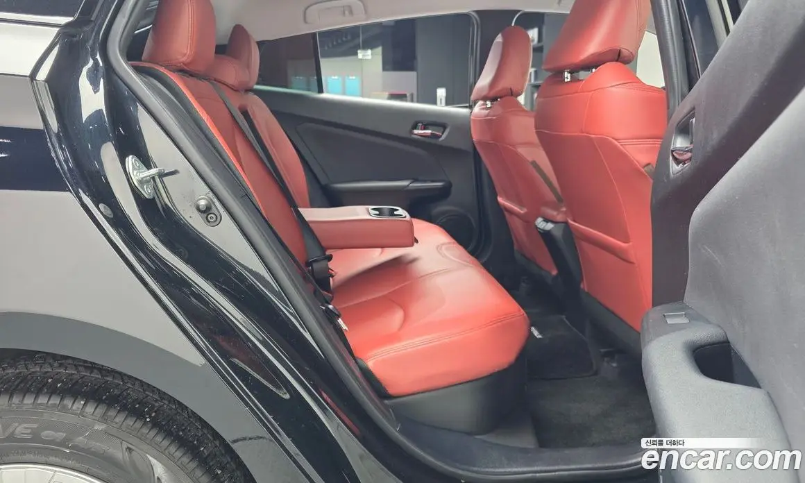 Toyota Prius 2021 1.8 автомат (гидро), фото 17 Toyota Prius 2021 1.8 автомат (гидро), фото 17