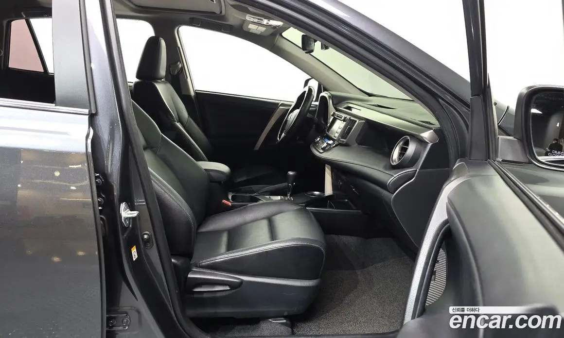 Toyota RAV4 2015 2.5 автомат (гидро), фото 11 Toyota RAV4 2015 2.5 автомат (гидро), фото 11