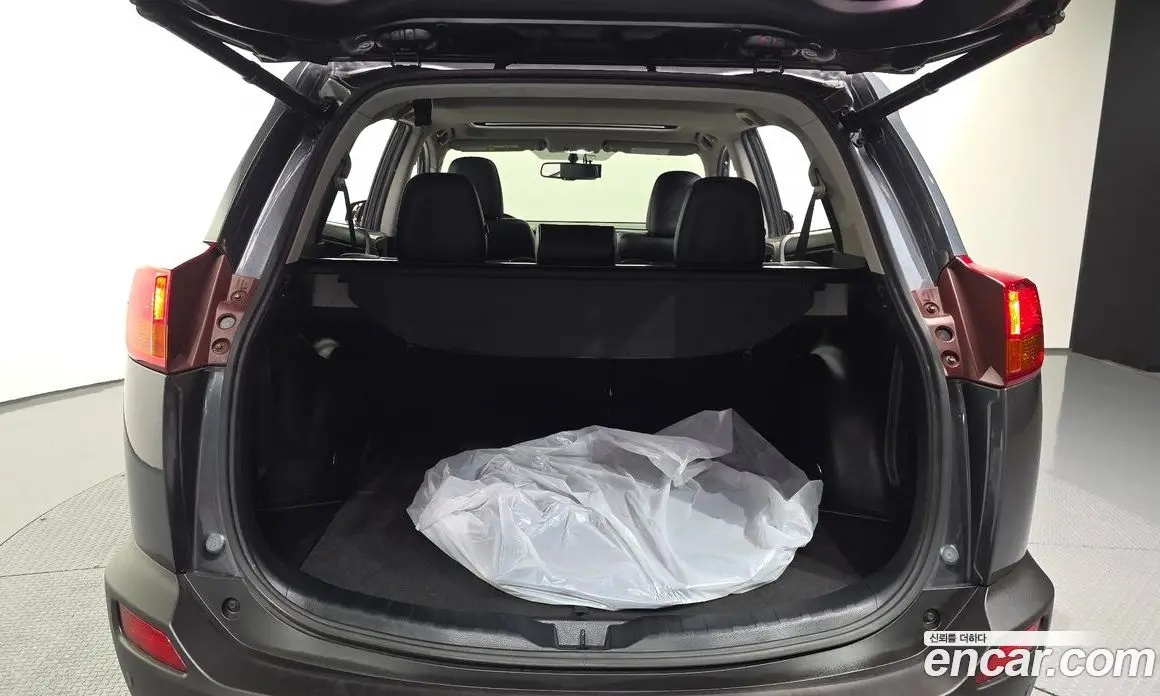 Toyota RAV4 2015 2.5 автомат (гидро), фото 20 Toyota RAV4 2015 2.5 автомат (гидро), фото 20