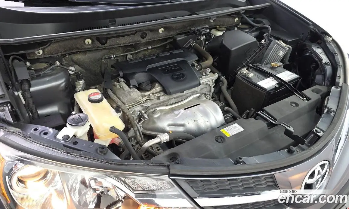 Toyota RAV4 2015 2.5 автомат (гидро), фото 6 Toyota RAV4 2015 2.5 автомат (гидро), фото 6