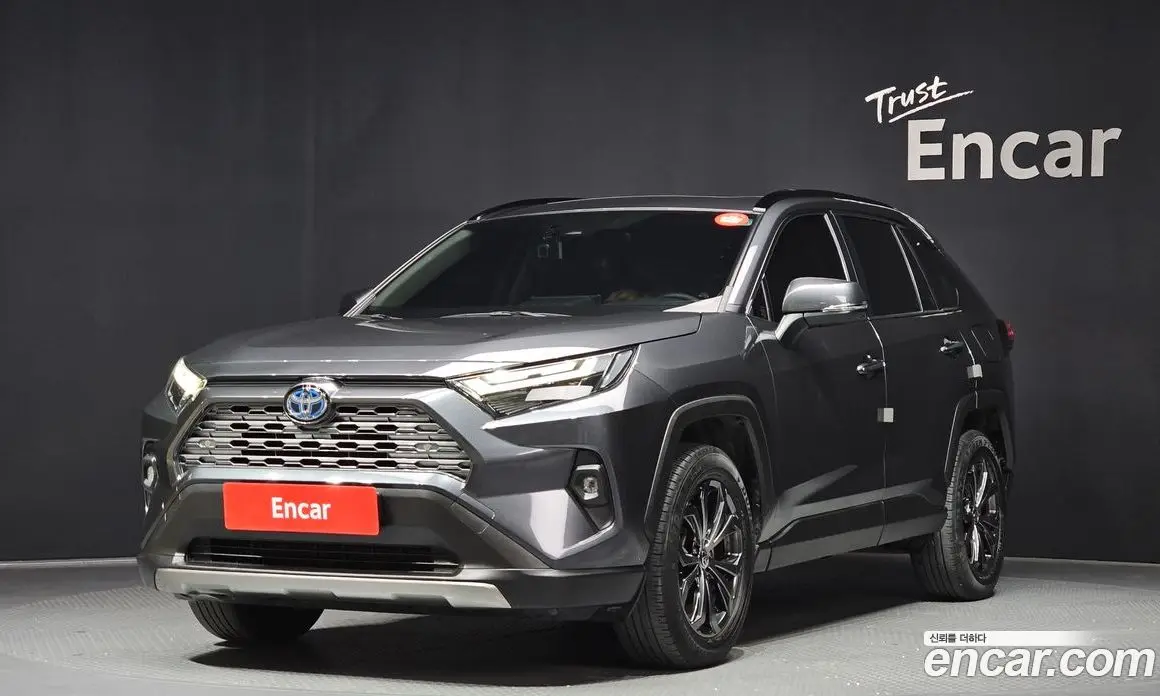 Toyota RAV4 2022 2.5 автомат (гидро), фото 1 Toyota RAV4 2022 2.5 автомат (гидро), фото 1