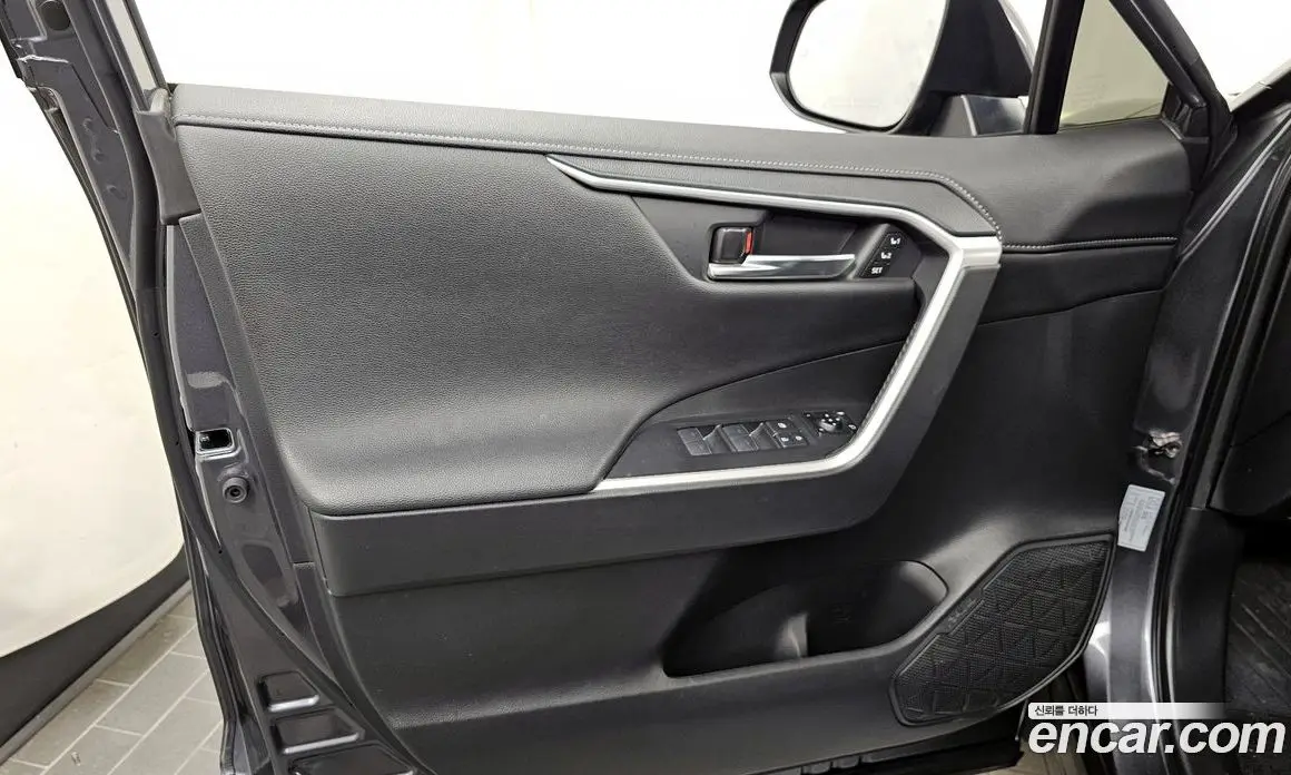 Toyota RAV4 2022 2.5 автомат (гидро), фото 14 Toyota RAV4 2022 2.5 автомат (гидро), фото 14