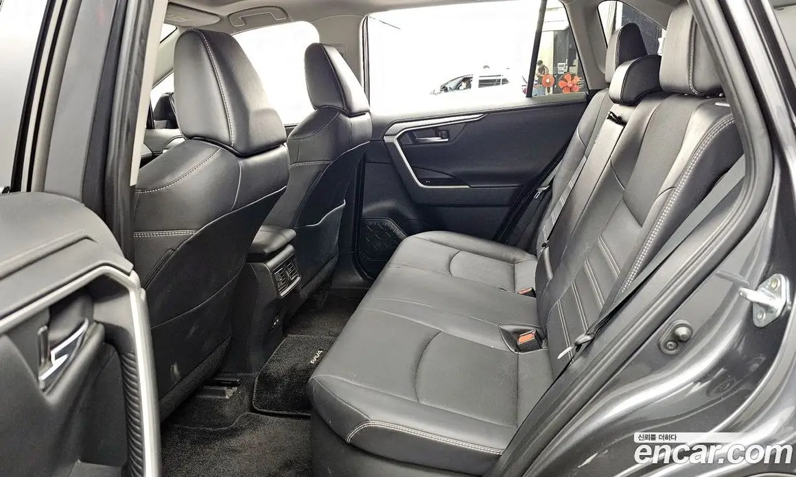 Toyota RAV4 2022 2.5 автомат (гидро), фото 16 Toyota RAV4 2022 2.5 автомат (гидро), фото 16