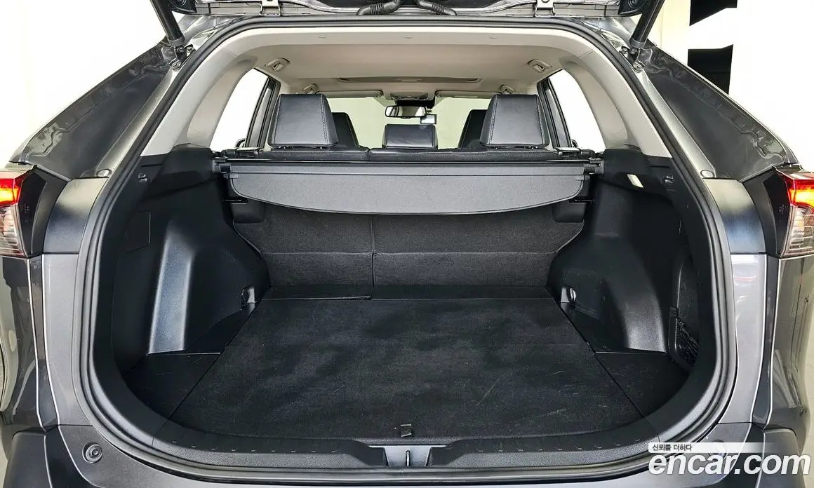 Toyota RAV4 2022 2.5 автомат (гидро), фото 26 Toyota RAV4 2022 2.5 автомат (гидро), фото 26