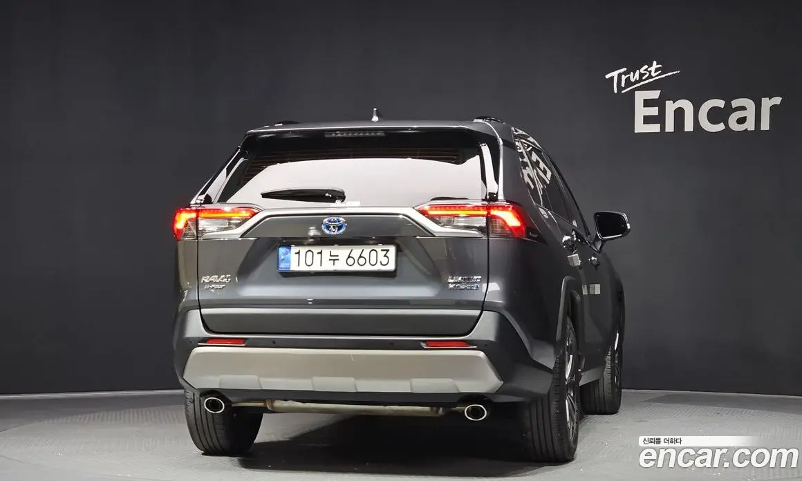 Toyota RAV4 2022 2.5 автомат (гидро), фото 4 Toyota RAV4 2022 2.5 автомат (гидро), фото 4