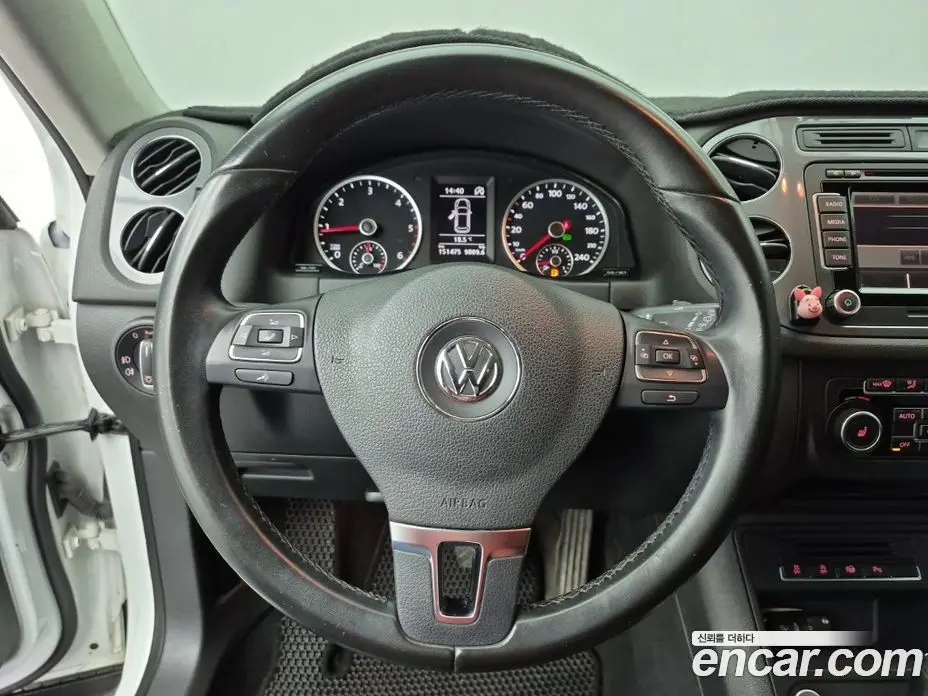 Volkswagen Tiguan 2014 2.0 автомат (гидро), фото 12 Volkswagen Tiguan 2014 2.0 автомат (гидро), фото 12