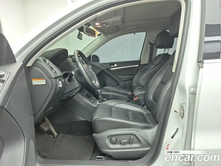 Volkswagen Tiguan 2014 2.0 автомат (гидро), фото 10 Volkswagen Tiguan 2014 2.0 автомат (гидро), фото 10