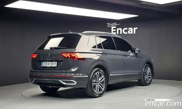 Volkswagen Tiguan 2021 2.0 автомат (гидро), миниатюра 2