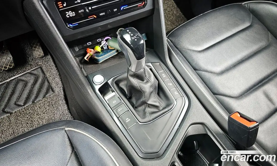 Volkswagen Tiguan 2021 2.0 автомат (гидро), фото 9