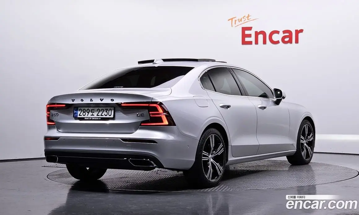 Volvo S60 2021 2.0 автомат (гидро), фото 2 Volvo S60 2021 2.0 автомат (гидро), фото 2