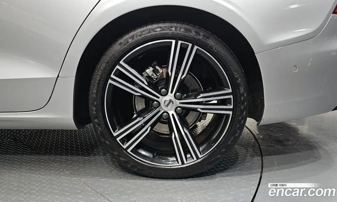 Volvo S60 2021 2.0 автомат (гидро), фото 5 Volvo S60 2021 2.0 автомат (гидро), фото 5