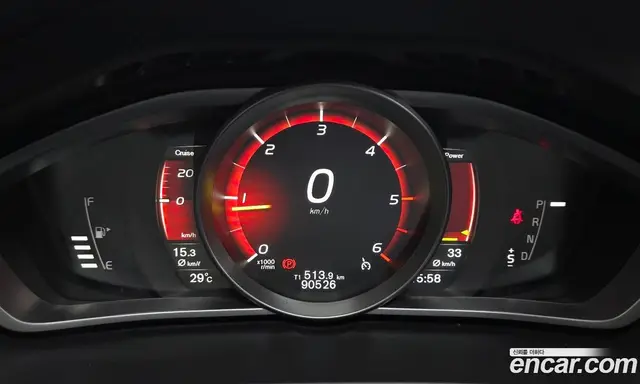 Volvo V40 2016 2.0 автомат (гидро), миниатюра 8 Volvo V40 2016 2.0 автомат (гидро), миниатюра 8