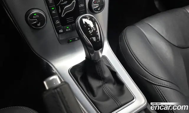 Volvo V40 2016 2.0 автомат (гидро), миниатюра 9 Volvo V40 2016 2.0 автомат (гидро), миниатюра 9