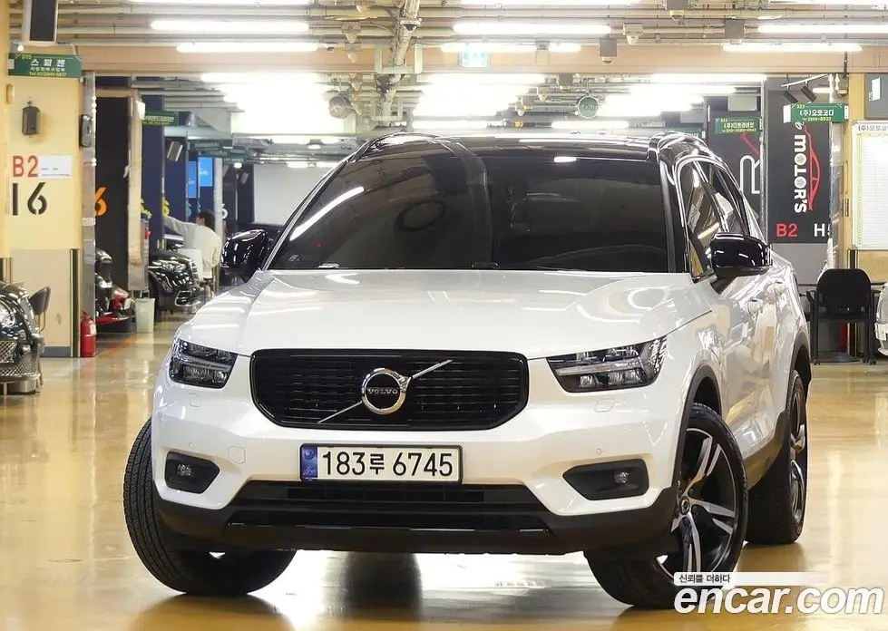 Volvo XC40 2021 2.0 автомат (гидро), фото 1 Volvo XC40 2021 2.0 автомат (гидро), фото 1