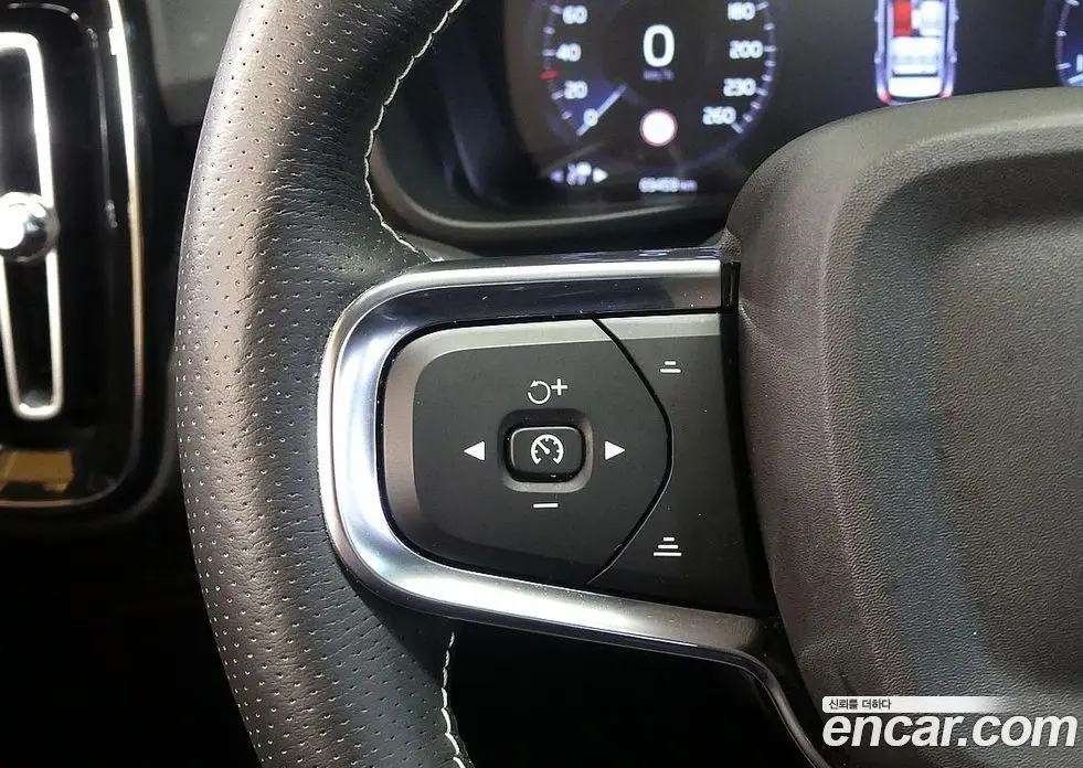 Volvo XC40 2021 2.0 автомат (гидро), фото 15 Volvo XC40 2021 2.0 автомат (гидро), фото 15