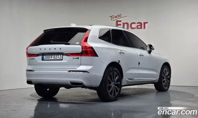 Volvo XC60 2017 2.0 автомат (гидро), миниатюра 2 Volvo XC60 2017 2.0 автомат (гидро), миниатюра 2