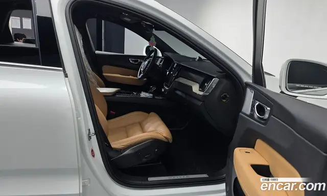 Volvo XC60 2017 2.0 автомат (гидро), миниатюра 11 Volvo XC60 2017 2.0 автомат (гидро), миниатюра 11