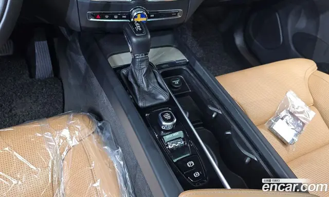 Volvo XC60 2017 2.0 автомат (гидро), миниатюра 9 Volvo XC60 2017 2.0 автомат (гидро), миниатюра 9