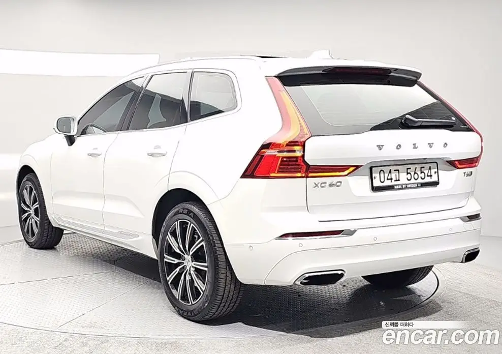 Volvo XC60 2019 2.0 автомат (гидро), фото 2 Volvo XC60 2019 2.0 автомат (гидро), фото 2