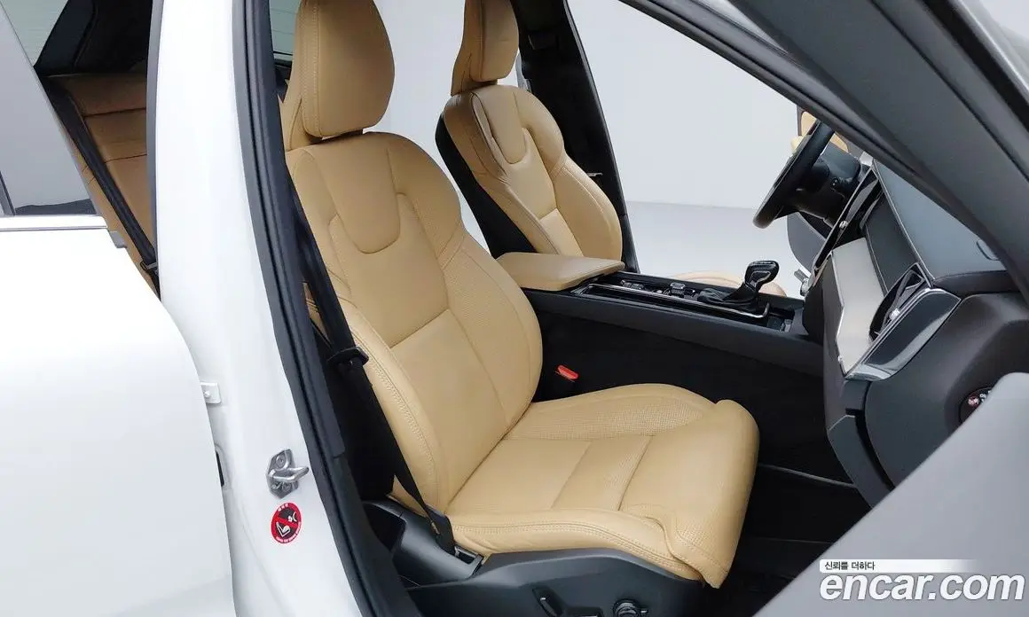 Volvo XC60 2019 2.0 автомат (гидро), фото 12 Volvo XC60 2019 2.0 автомат (гидро), фото 12