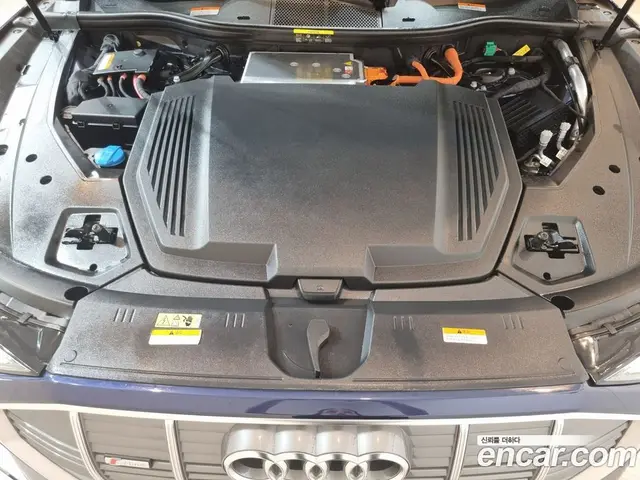 Audi e-tron 2023 0.2 автомат (гидро), миниатюра 6 Audi e-tron 2023 0.2 автомат (гидро), миниатюра 6