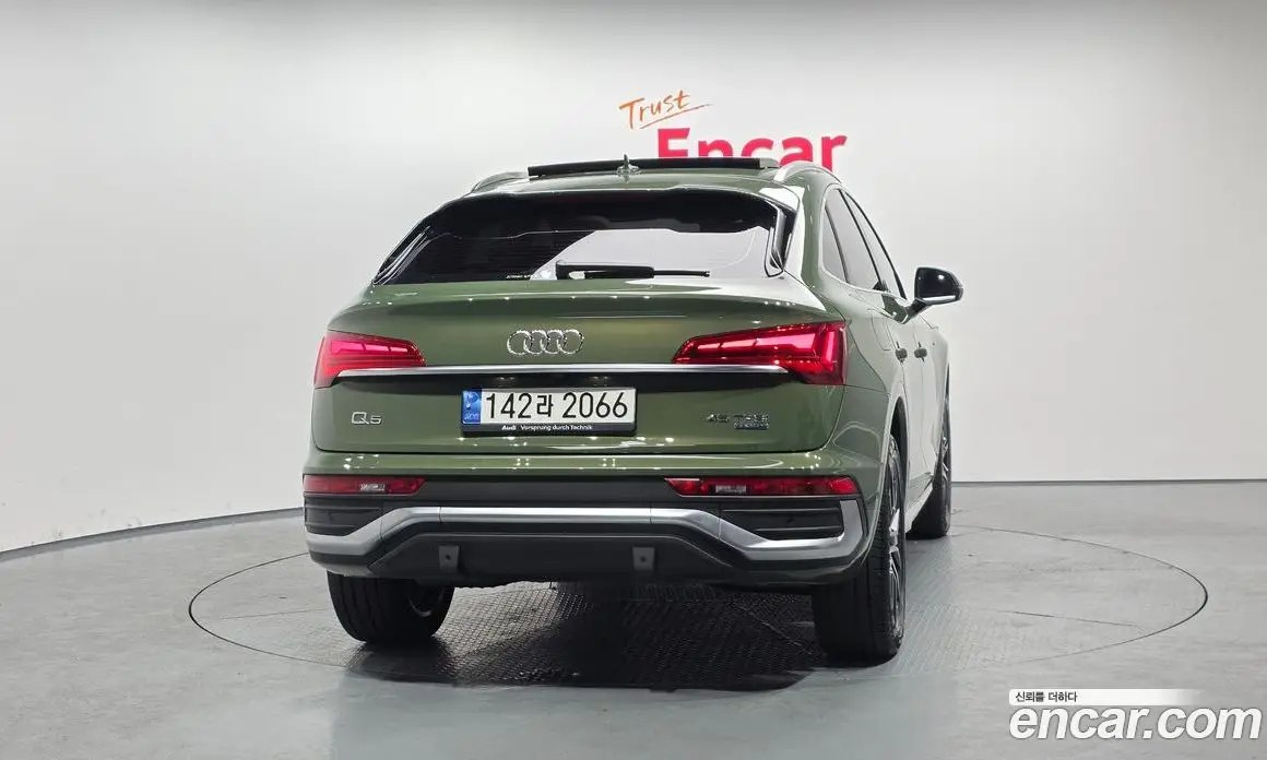 Audi Q5 2022 2.0 автомат (гидро), фото 4