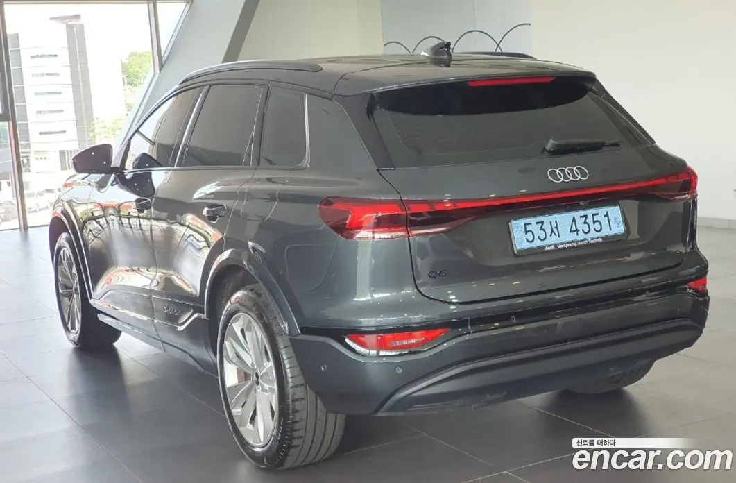 Audi Q6 e-tron 2025 0.2 автомат (гидро), фото 2 Audi Q6 e-tron 2025 0.2 автомат (гидро), фото 2