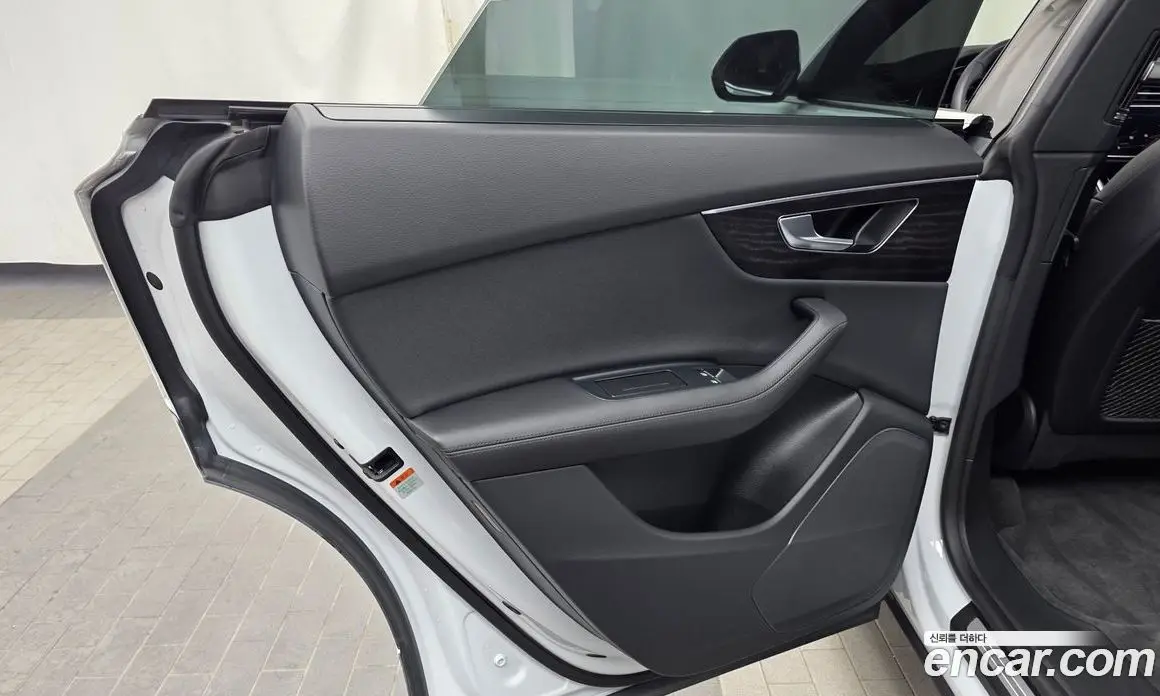 Audi Q8 2023 3.0 автомат (гидро), фото 15 Audi Q8 2023 3.0 автомат (гидро), фото 15