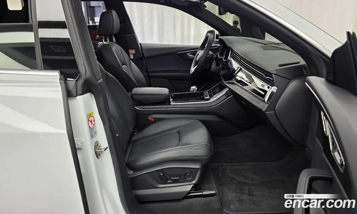 Audi Q8 2023 3.0 автомат (гидро), фото 17 Audi Q8 2023 3.0 автомат (гидро), фото 17