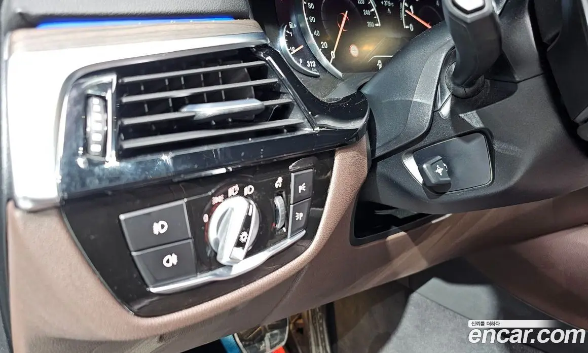 BMW 5 серия 2018 2.0 автомат (гидро), фото 25