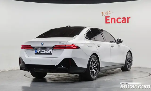 BMW 5 серия 2024 2.0 автомат (гидро), миниатюра 1 BMW 5 серия 2024 2.0 автомат (гидро), миниатюра 1