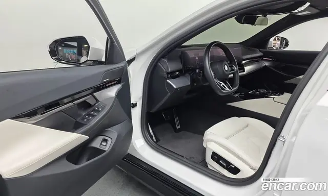 BMW 5 серия 2024 2.0 автомат (гидро), миниатюра 12
