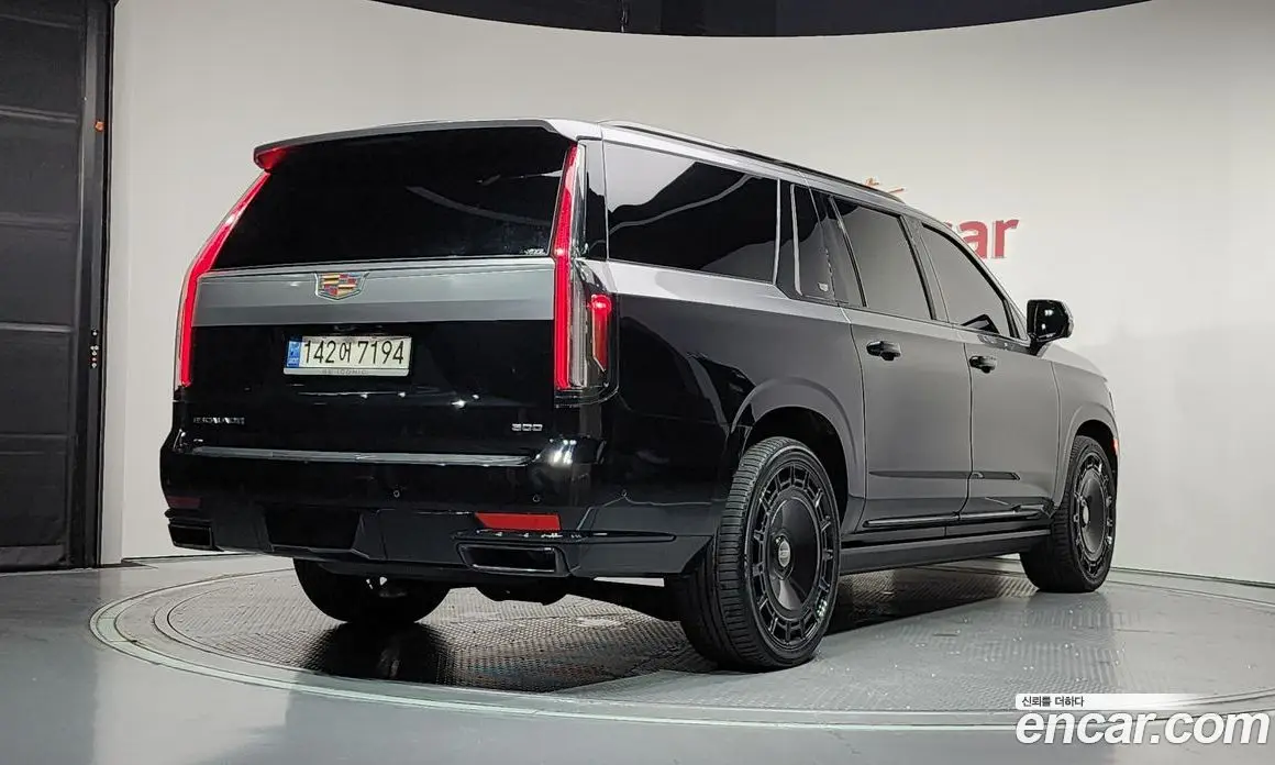 Cadillac Escalade 2022 6.2 автомат (гидро), фото 2 Cadillac Escalade 2022 6.2 автомат (гидро), фото 2