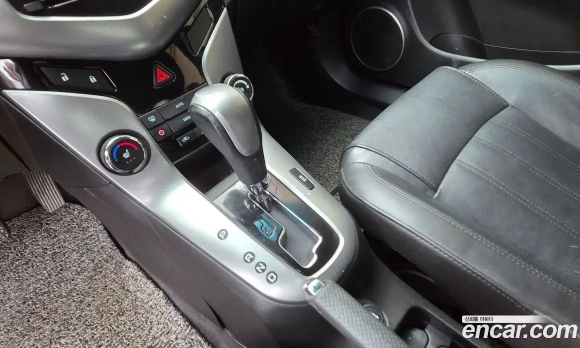Chevrolet Cruze 2011 2.0 автомат (гидро), фото 9
